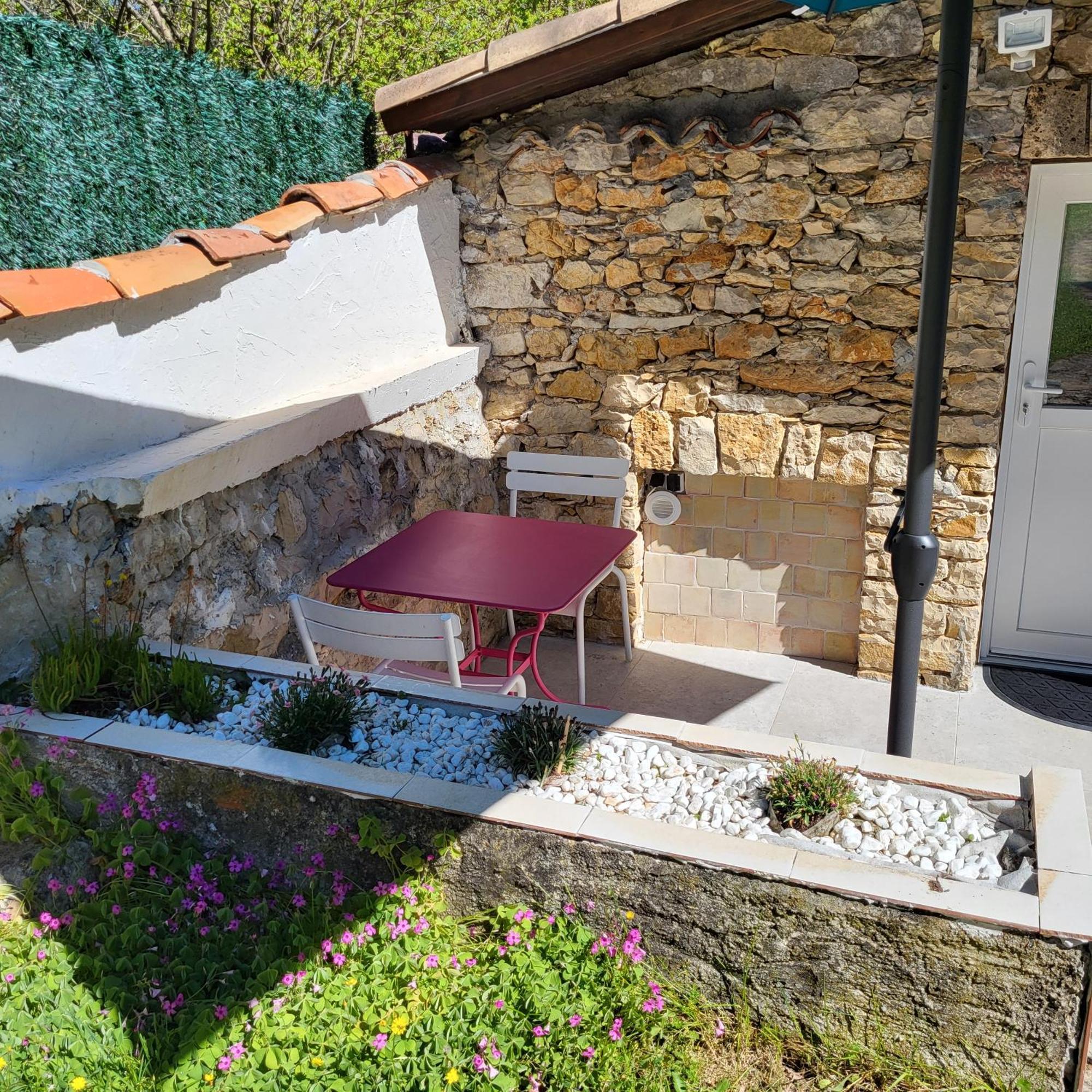 Hotel Les Pierres De Cezaire Saint-Cézaire-sur-Siagne Exterior foto